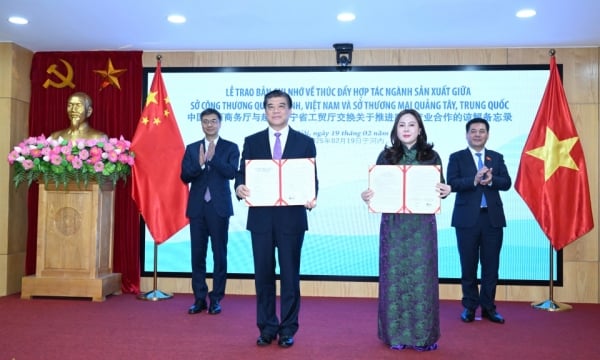 Das Ministerium für Industrie und Handel der Provinz Quang Ninh und das Handelsministerium der Autonomen Region Guangxi Zhuang haben eine Absichtserklärung zur Förderung der Zusammenarbeit in der Fertigungsindustrie unterzeichnet.