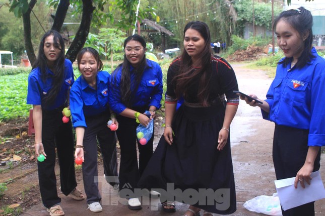 ការច្នៃប្រឌិត មួកសុវត្ថិភាព មួករាងសាជី រូបថត 11