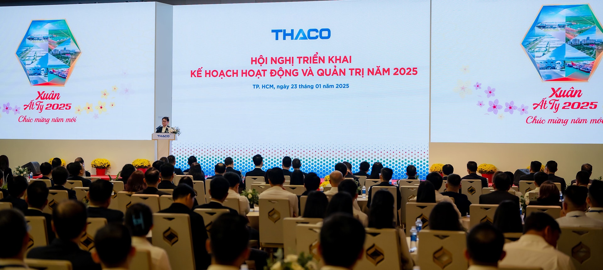 THACO、2025年の運営管理計画を発表する会議を開催