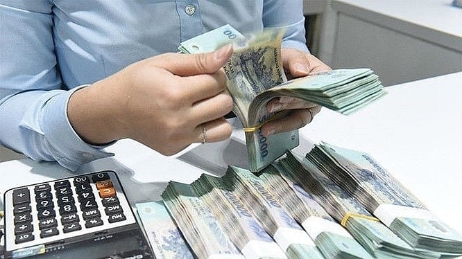 Banks race to attract borrowers to pay off debts at other institutions