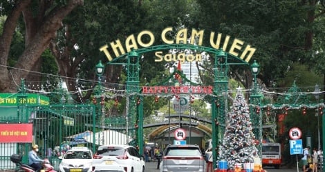 Chute des bénéfices du zoo de Saigon