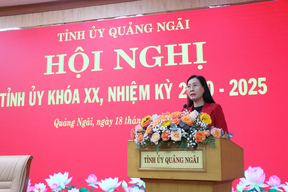 Sekretärin des Parteikomitees der Provinz Quang Ngai, Bui Thi Quynh Van.