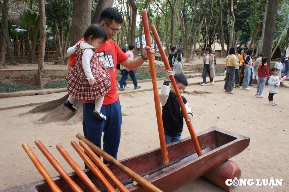 Explora la belleza de la cultura Muong en primavera en Ty Hinh 6