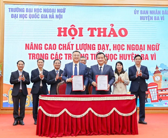 Hanoi: Efforts to narrow the gap in foreign language teaching photo 1