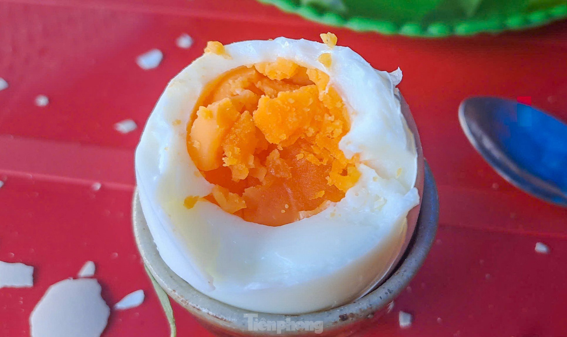 ស្ទ្រីមប្លែកនៅ Binh Dinh ទឹកឆ្អិនពង រូបថត ៩