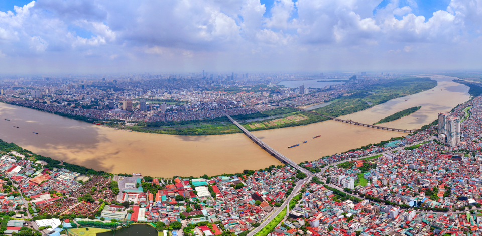 ផែនការកំណត់តំបន់ទន្លេក្រហម បើកការអភិវឌ្ឍន៍ទន្លេក្រហមទៅជាអ័ក្សទេសភាពទីក្រុងដ៏សំខាន់នៃរាជធានី។ រូបថត៖ Pham Hung