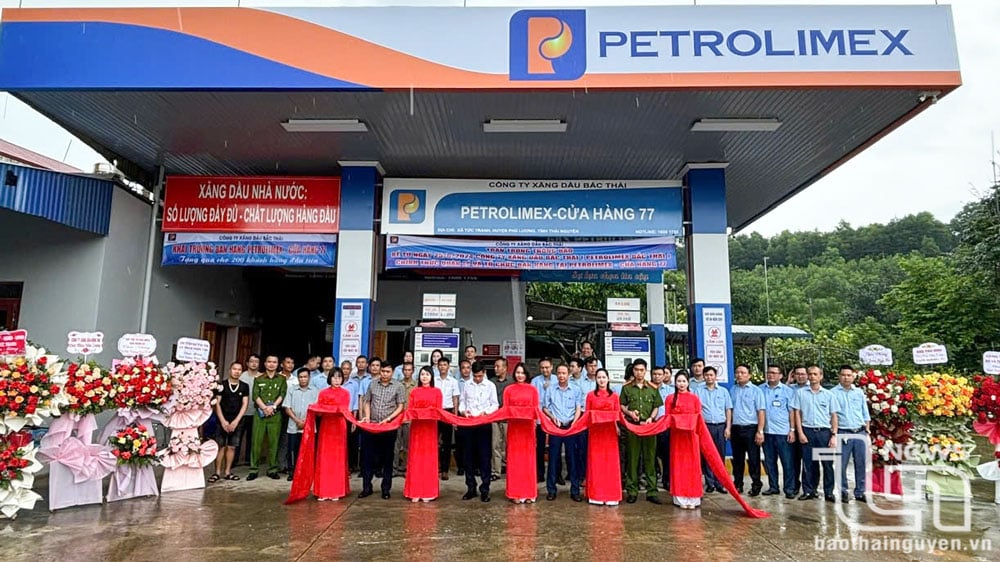 Khai trương Petrolimex cửa hàng 77 tại xã Tức Tranh (Phú Lương).