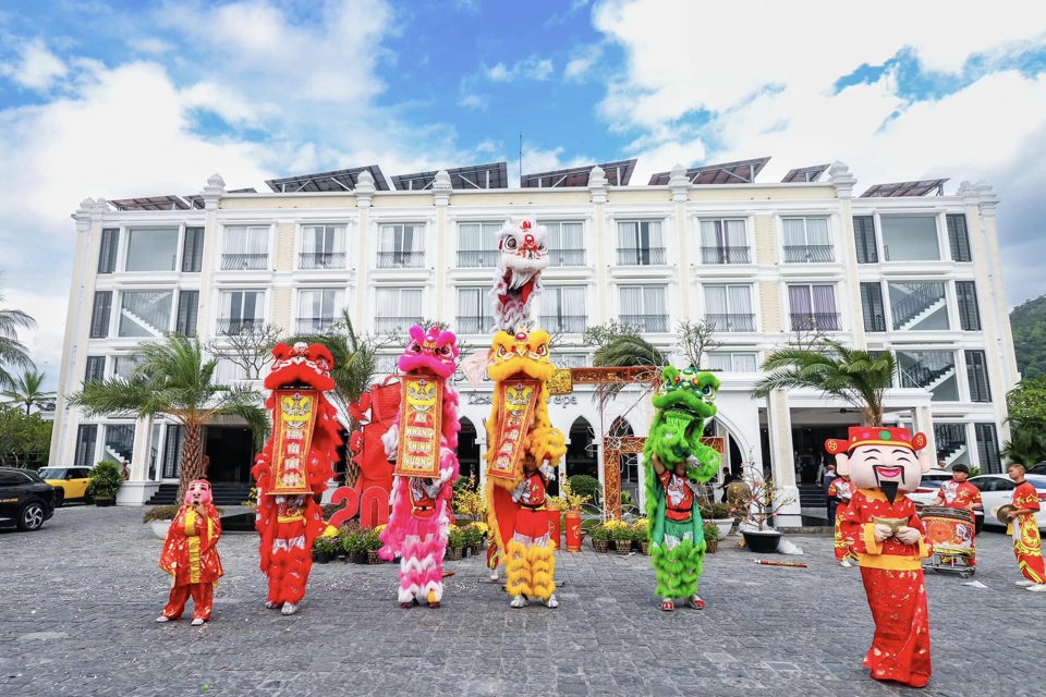 Many Spring activities at tourist areas and resorts in Nha Trang - Khanh Hoa.