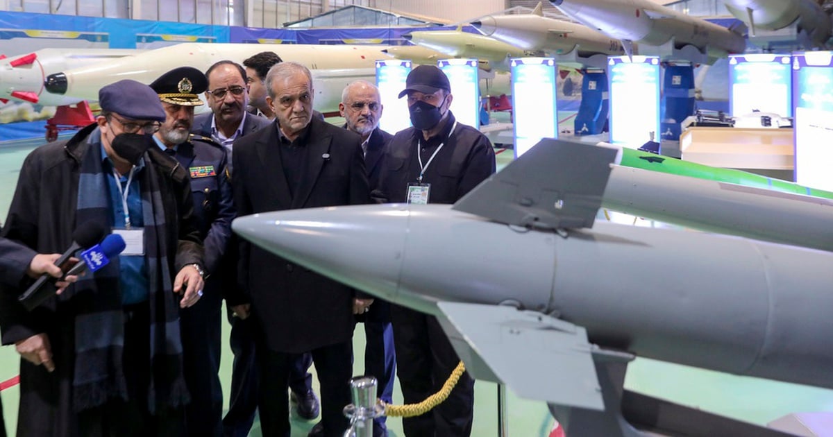 L'Iran dévoile son dernier missile balistique