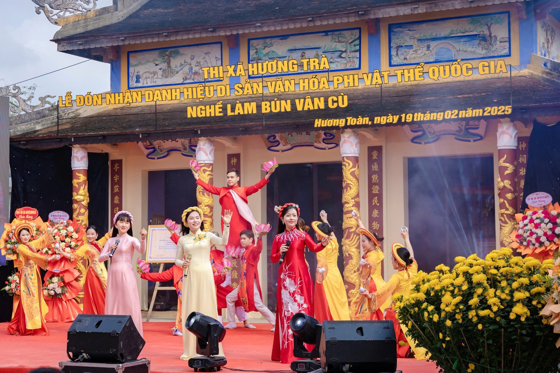 Special day of Hue traditional noodle village photo 2