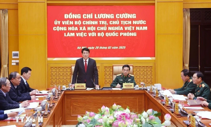 President Luong Cuong works with the Ministry of National Defense