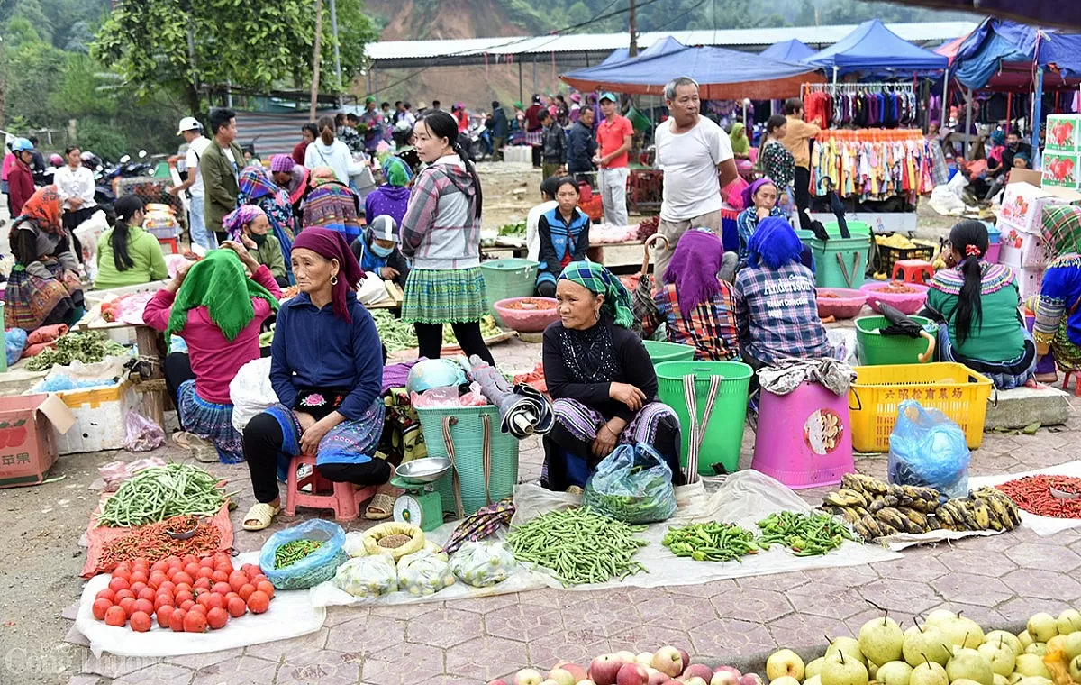 Chợ miền núi: Không chỉ là nơi tiêu thụ hàng hoá!