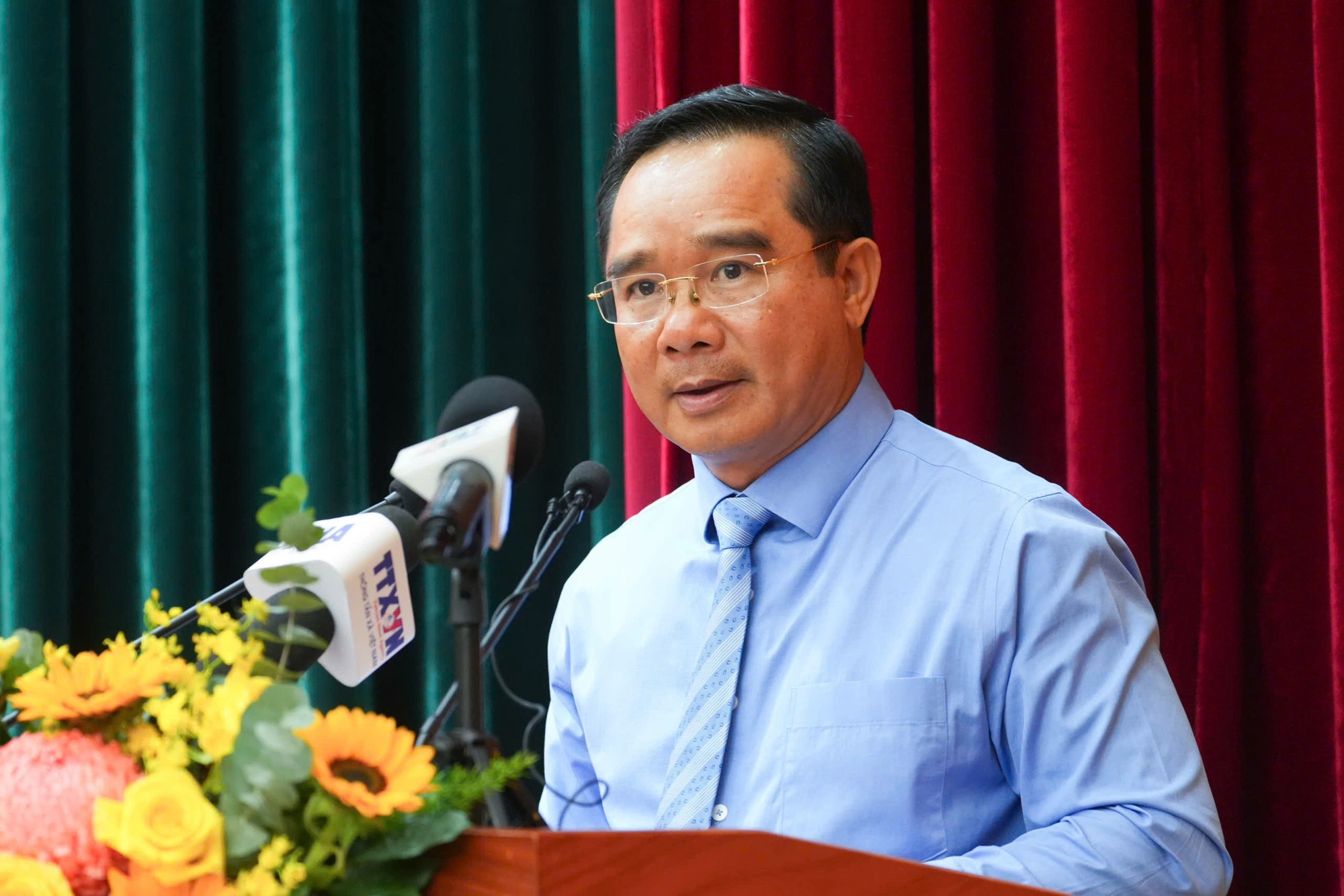 Secrétaire adjoint Nguyen Van Duoc : Avant, je conduisais un sampan, maintenant je suis de retour à Ho Chi Minh-Ville, je conduis un grand bateau en mer.