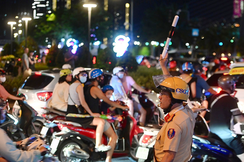 Verkehrsanpassung in Ho-Chi-Minh-Stadt dient als Feuerwerk zur Begrüßung des Silvesterabends 2025