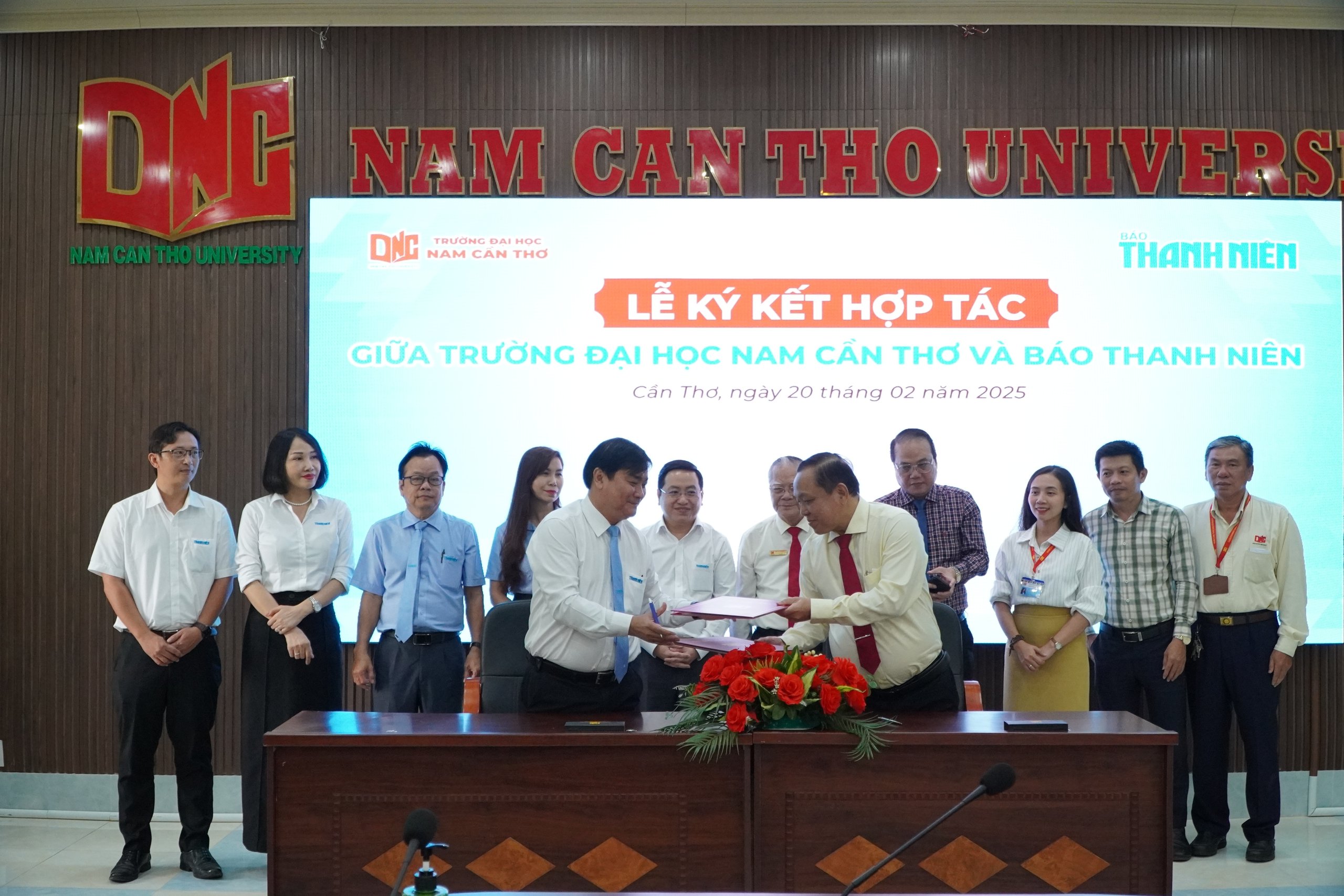 Báo Thanh Niên và Trường ĐH Nam Cần Thơ ký kết hợp tác- Ảnh 2.