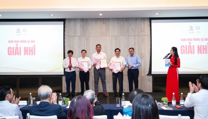 Ceremonia de entrega del XIV Premio de Periodismo Turístico de la Ciudad de Ho Chi Minh 2024