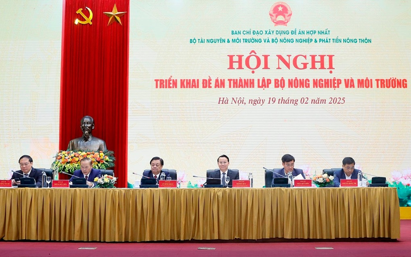 Phó Chủ tịch Quốc hội Lê Minh Hoan và Bộ trưởng Bộ NN&MT Đỗ Đức Duy chủ trì Hội nghị. (Ảnh Đình Trung) 