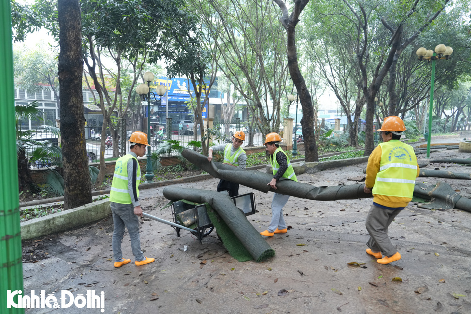 The project will also install additional playground equipment (cross-country bridges, swings, spider nets, exercise sets, ball houses, etc.) and install additional outdoor sports equipment. Workers clear the grass at Hill A for renovation.