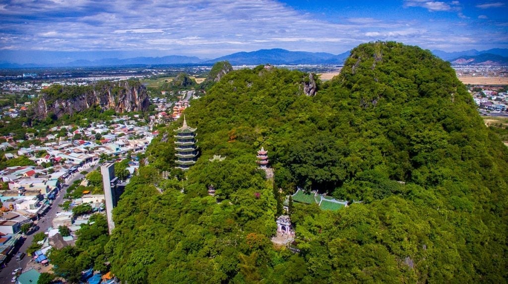 主要な祝日にはグーハンソン山と 3 つの博物館への入場が無料になります