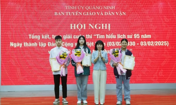 Awarding ceremony of the quiz contest "Learning about the 95th history of the founding of the Communist Party of Vietnam on February 3 (1930-2025) and the history of the Quang Ninh Provincial Party Committee"