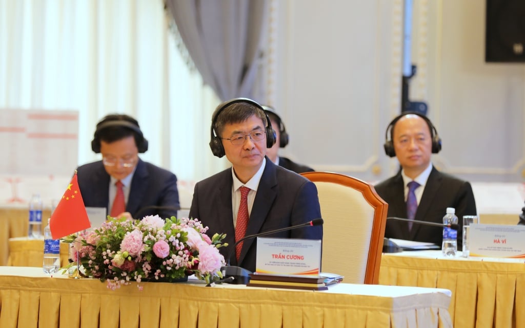 Comrade Tran Cuong, Secretary of the Party Committee of Guangxi Zhuang Autonomous Region (China) spoke at the program.