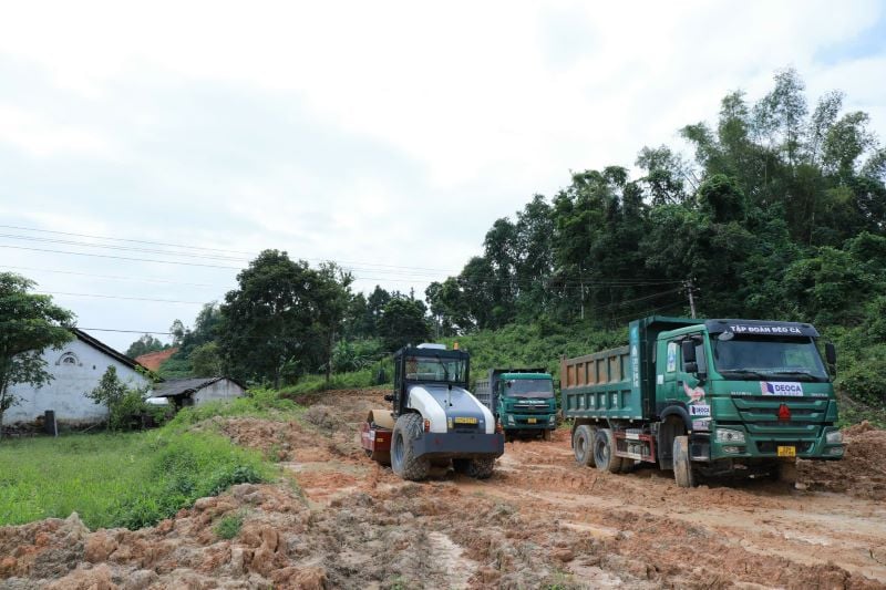 Proyecto de construcción de la autopista Dong Dang - Tra Linh.