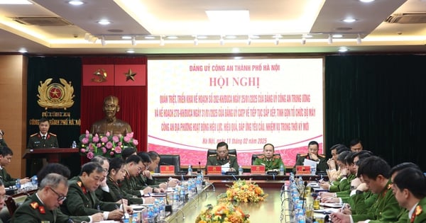 15 department heads and district police chiefs in Hanoi apply for early retirement