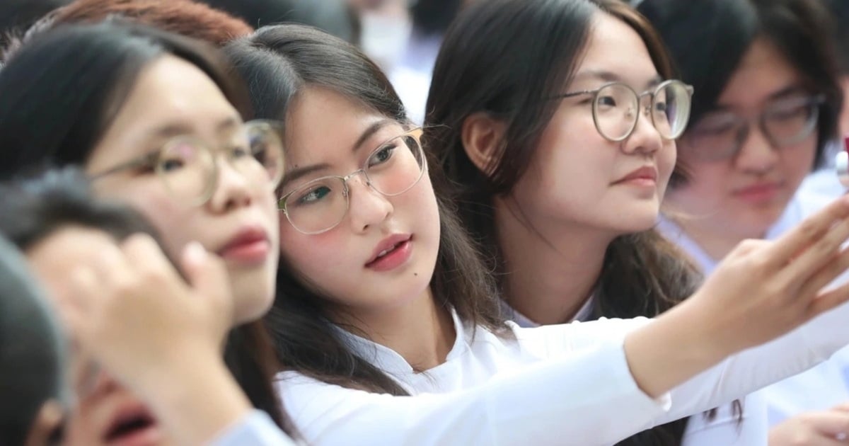 Ho Chi Minh City exempts tuition fees for all students from the next school year