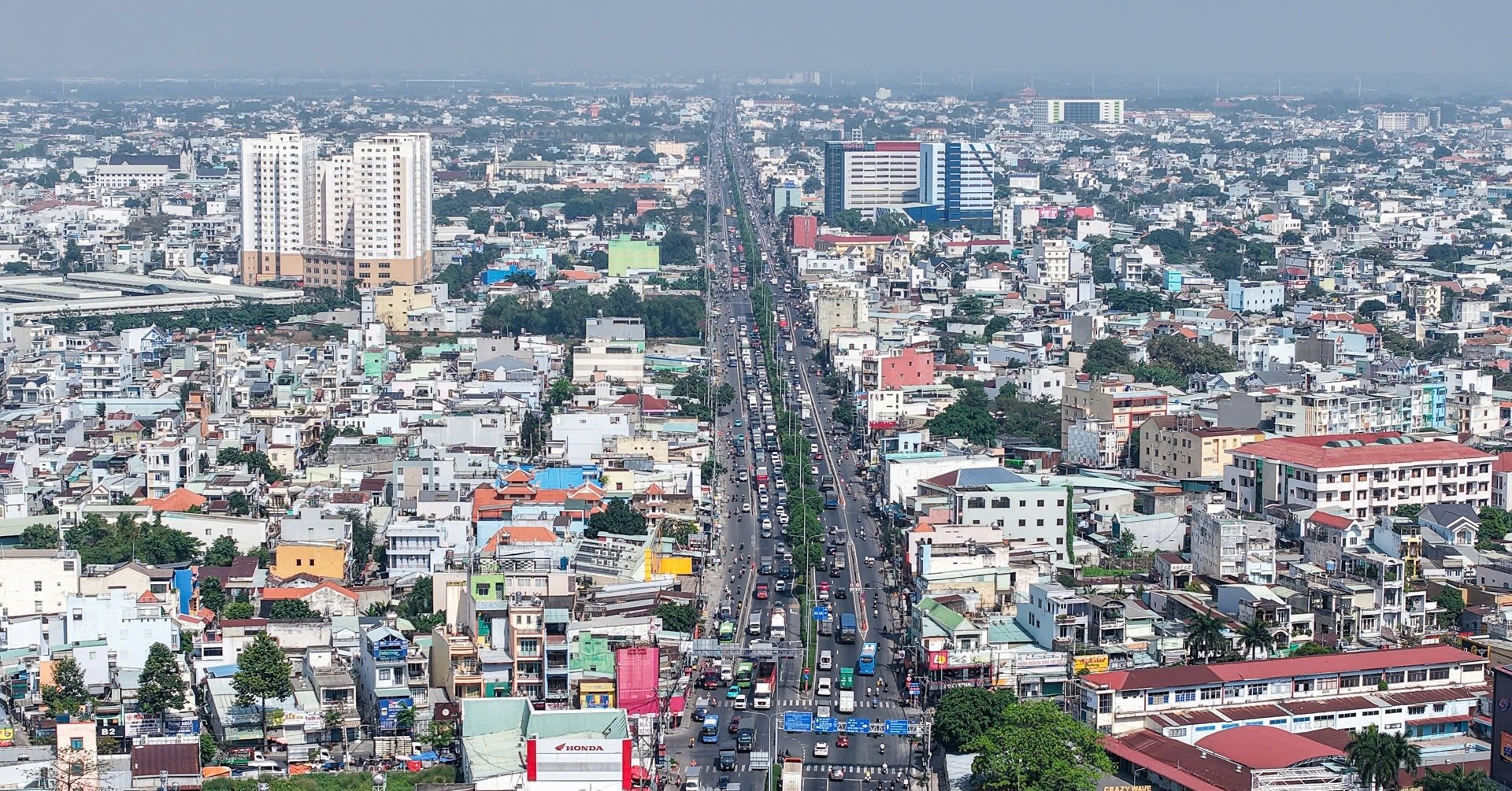 Ho Chi Minh-Ville finalise la construction de 4 routes d'accès d'une valeur de 60 000 milliards de VND, ouvrant à 12 voies