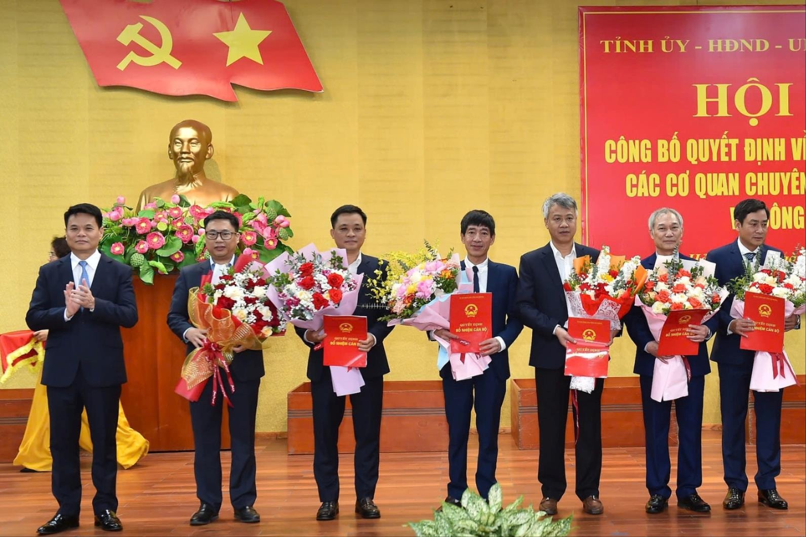 Le camarade Nguyen Hoai Long est le directeur du département de construction de Hai Duong.