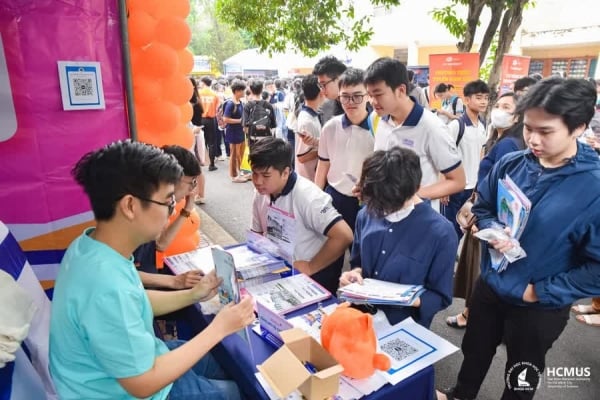 Plus de 130 000 candidats se sont inscrits pour passer l'examen d'évaluation des compétences organisé par l'Université nationale de Hô Chi Minh-Ville. Ho Chi Minh a organisé