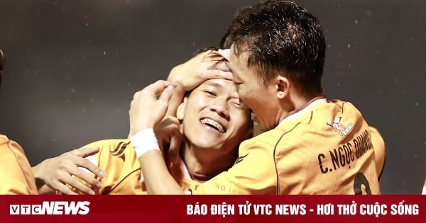 Trực tiếp bóng đá HAGL 0-0 Hà Nội FC: Văn Quyết đá chính