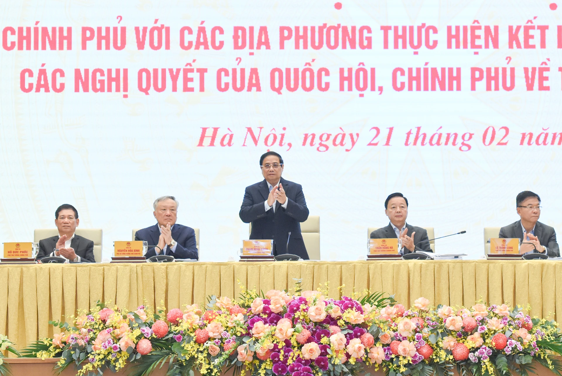 [Photo] Le Premier ministre Pham Minh Chinh préside la Conférence gouvernementale avec les localités sur la croissance économique photo 1