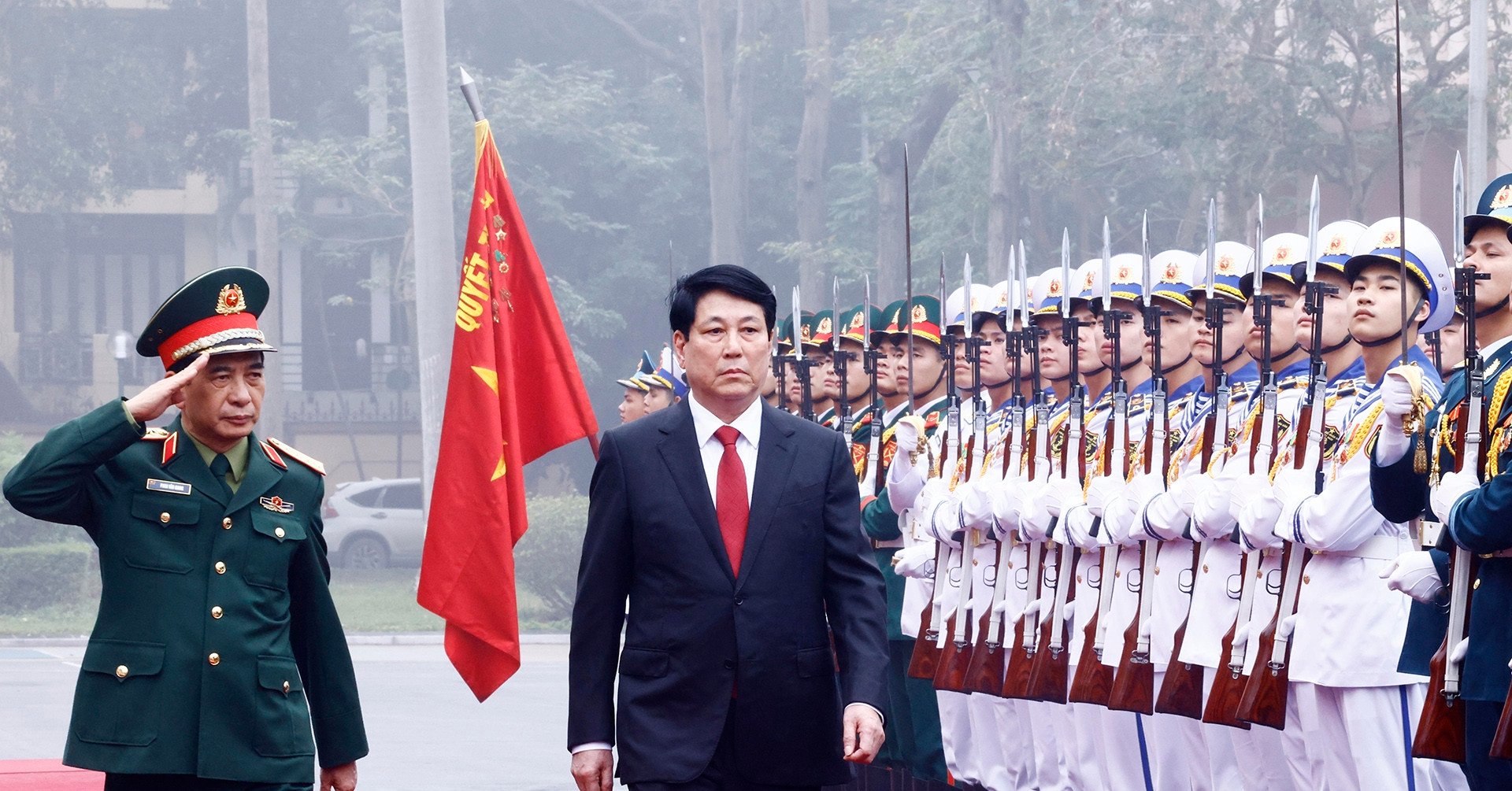 El presidente Luong Cuong trabaja con el Ministerio de Defensa Nacional en la organización del Ejército.