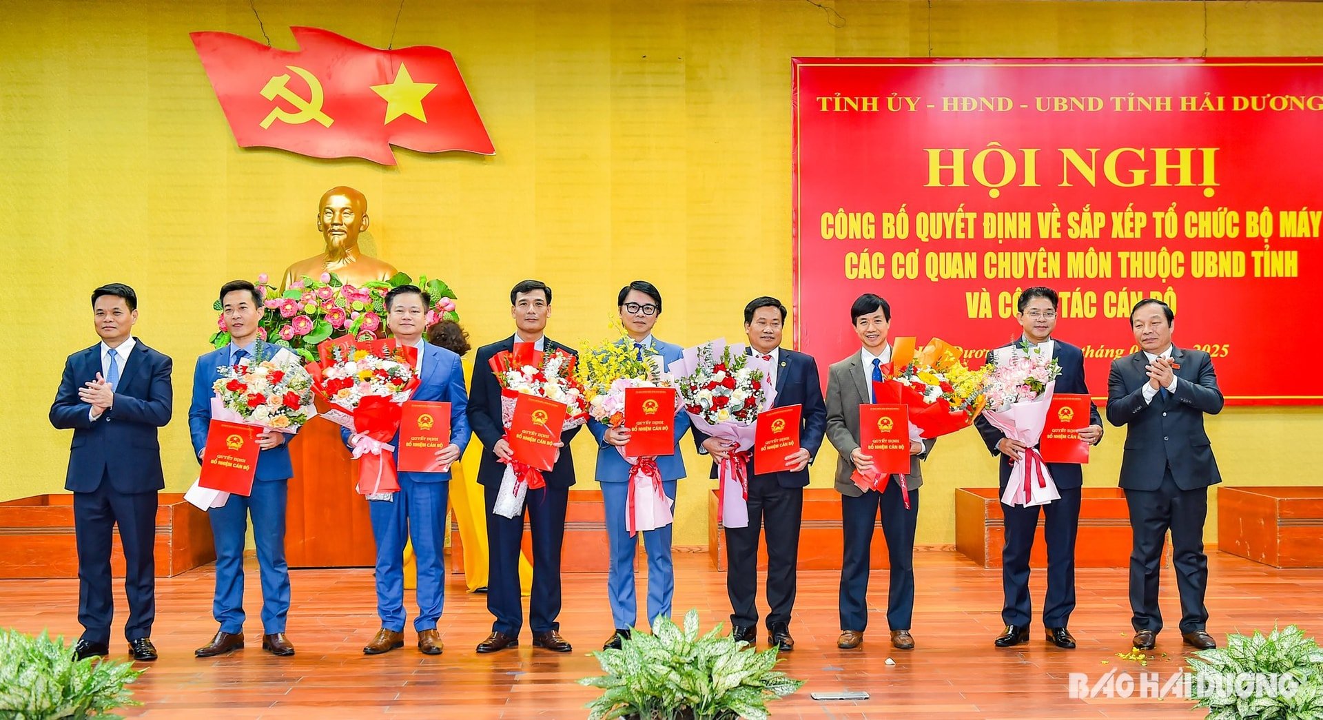 so-khoa-hoc.jpg
