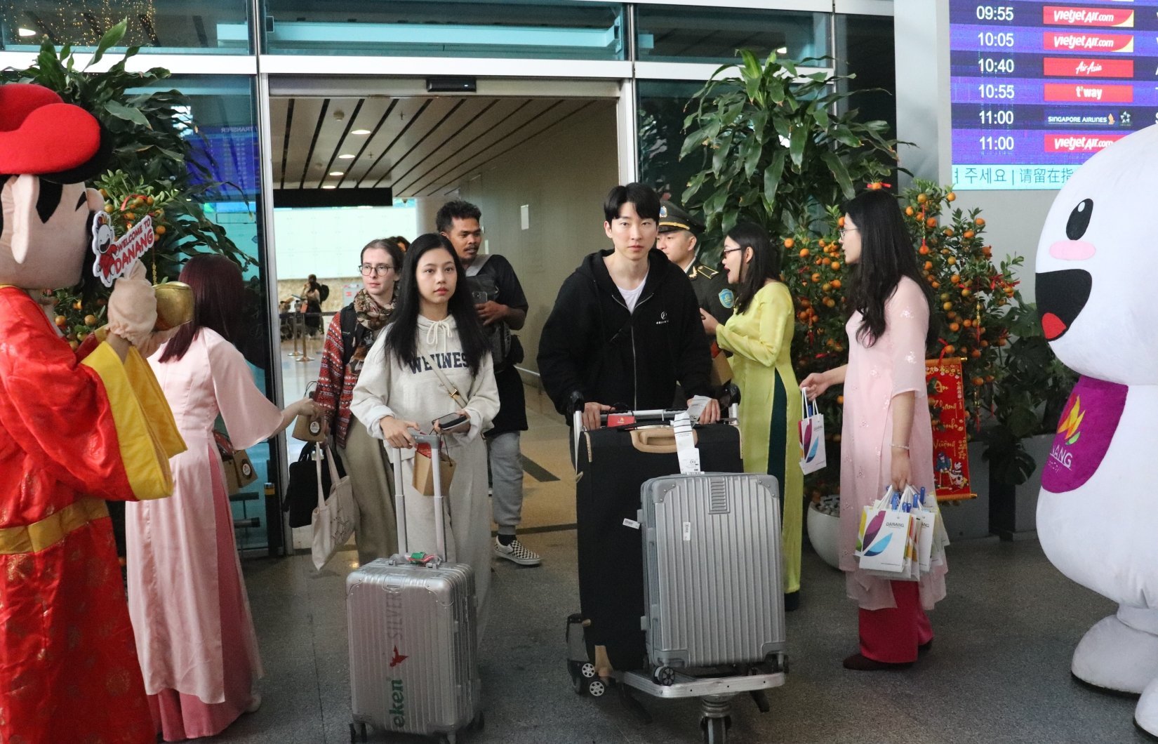 Le nombre de touristes venant à Da Nang par avion est en augmentation. Photo : NGOC HA 