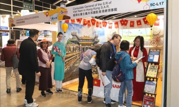 Vietnam tourism attracts attention at exhibition in Hong Kong