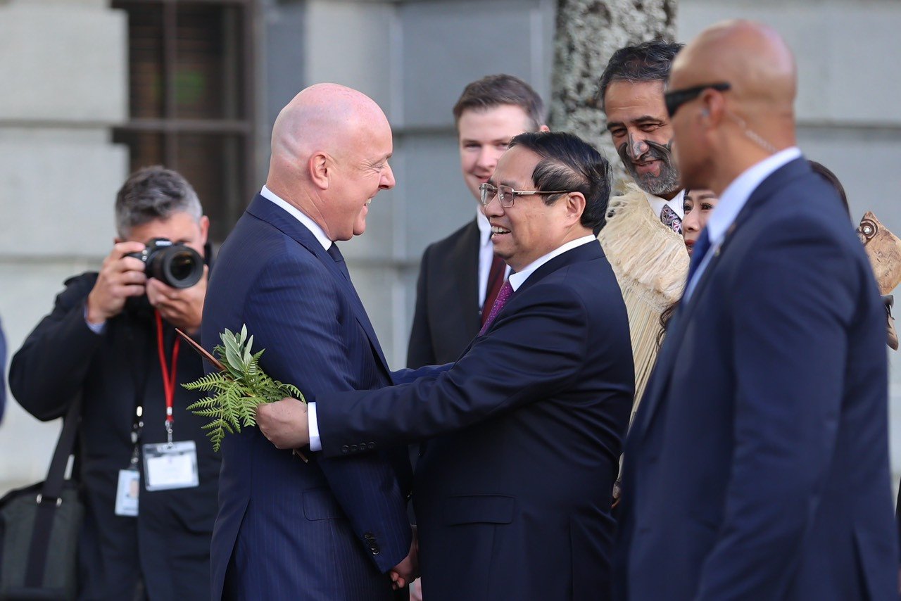 El Primer Ministro de Nueva Zelanda visita Vietnam y asiste al foro de la ASEAN en Hanoi