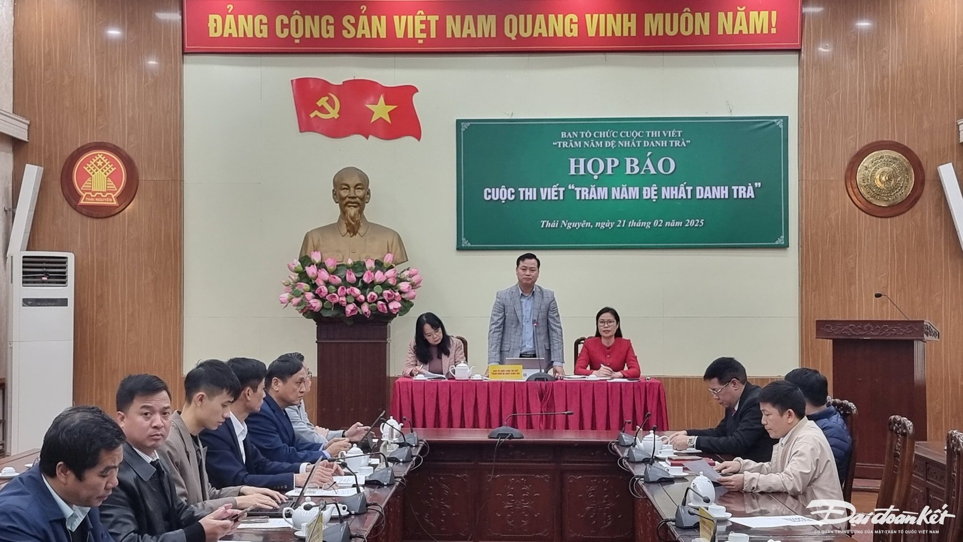 cuoc thi viet tram nam de nhat danh tra chinh thuc khoi dong hinh 1