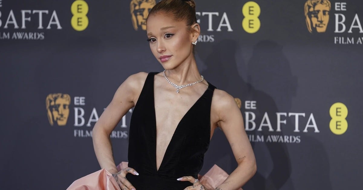 Ariana Grande's beauty on the red carpet attracts attention