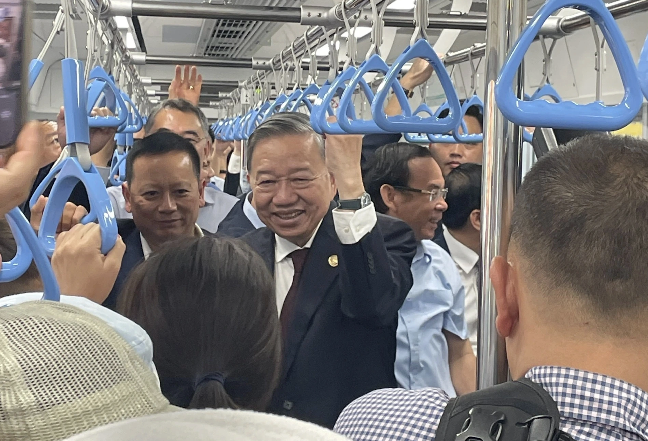 El Secretario General To Lam visita la Línea 1 del Metro Ben Thanh - Suoi Tien