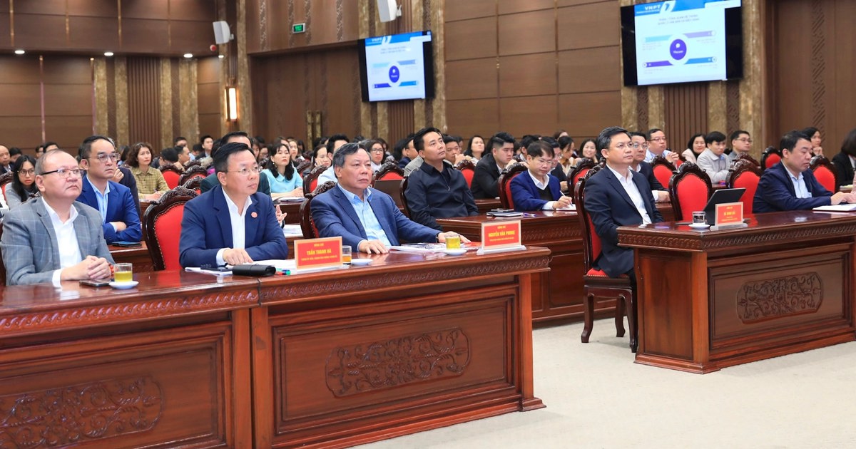 Hanoi synchronously deploys digital transformation application system in Party agencies