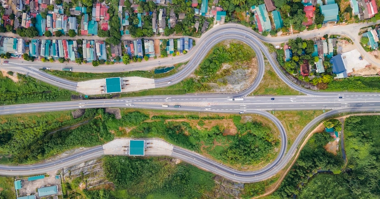 Réparation de plus de 10 points sur l'autoroute Noi Bai - Lao Cai, note spéciale pour les automobilistes