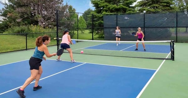 Tiếp tục không có đơn hàng, một công ty may gần 50 năm tuổi hợp tác kinh doanh sân pickleball