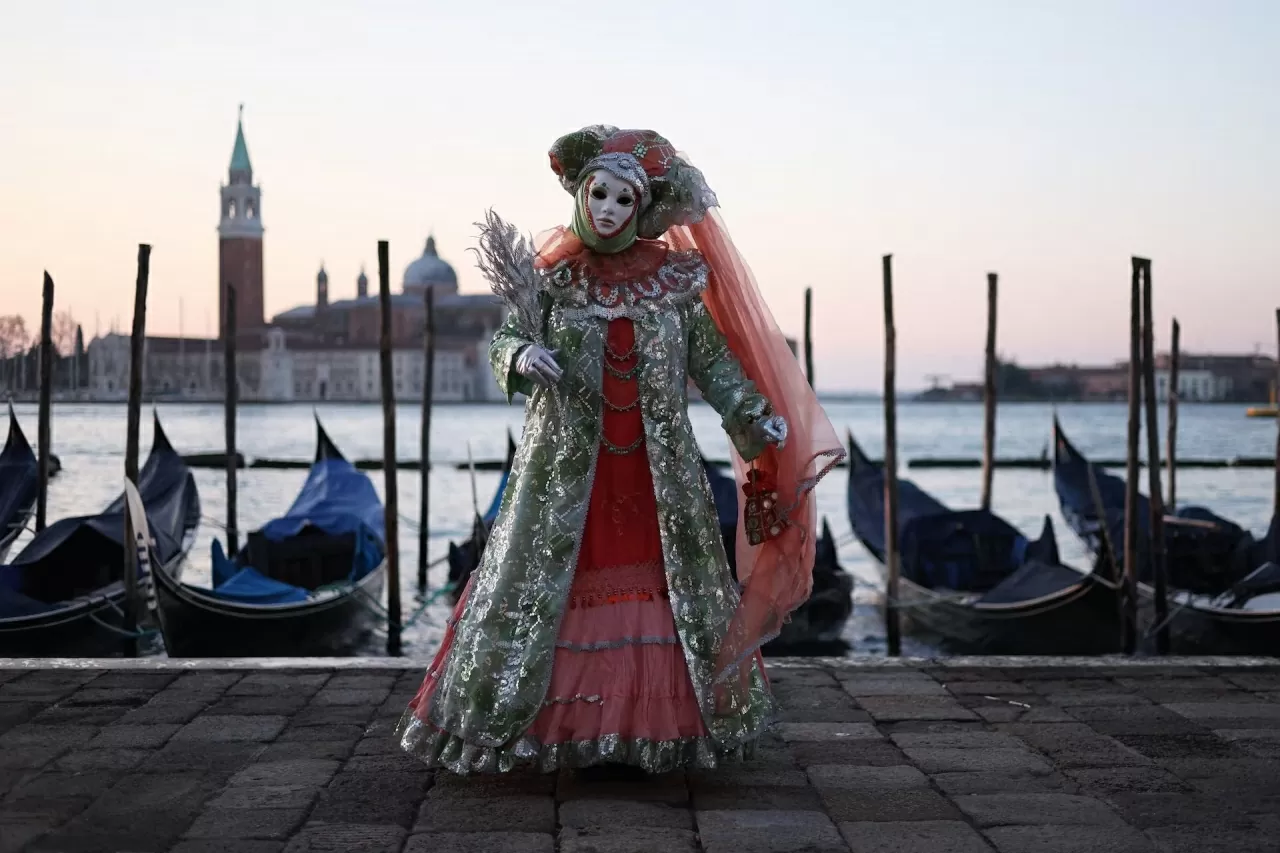 Italy: Rực rỡ lễ hội Carnival ở Venice