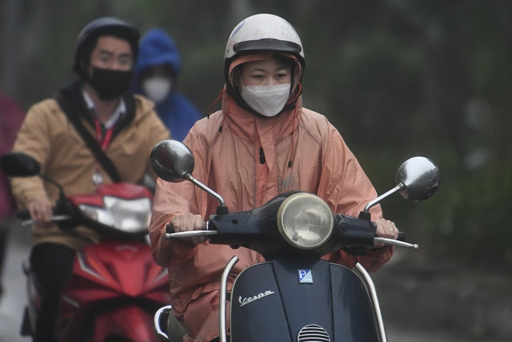 L'air froid revient, le Nord est froid et il pleut continuellement