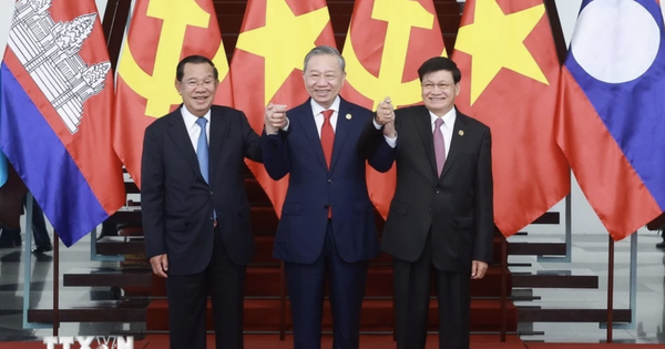 Reunión de alto nivel de los líderes de los tres partidos de Vietnam y Camboya