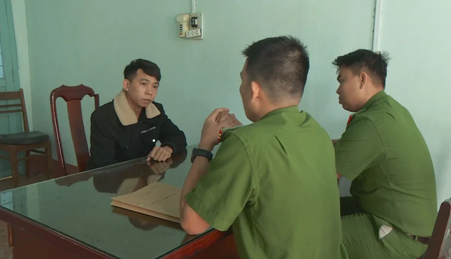 L'accusé Luong Dinh De au commissariat de police.