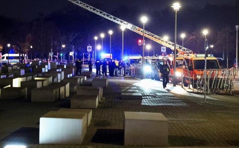 Masacre en el monumento al Holocausto en Berlín mientras se acercan las elecciones alemanas (imagen 1)