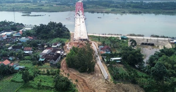 El puente de 850 mil millones de dongs se retrasó debido a que un terreno bloqueó el camino